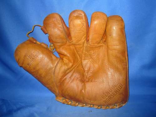 Ray Peaches Davis Hutch Front